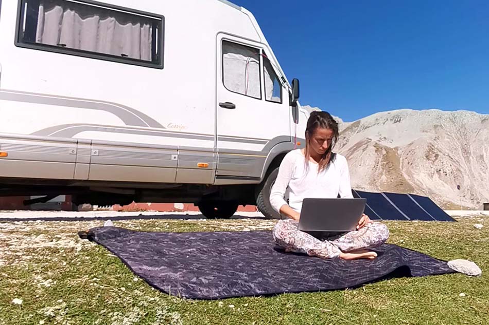 nomadi digitali in camper